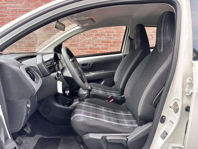Peugeot 108 5-deurs Active 1.0 e-VTi 72pk | CAMERA | NAVI | TOUCHSCREEN | AIRCO | BLUETOOTH | APPLE CARPLAY / ANDROID AUTO | ELEKTRISCH PAKKET | DAB+