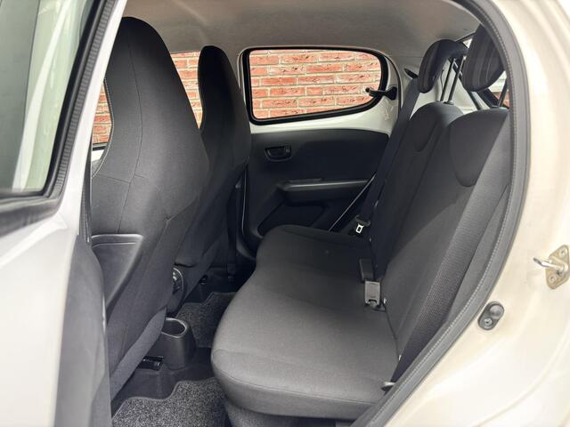 Peugeot 108 5-deurs Active 1.0 e-VTi 72pk | CAMERA | NAVI | TOUCHSCREEN | AIRCO | BLUETOOTH | APPLE CARPLAY / ANDROID AUTO | ELEKTRISCH PAKKET | DAB+