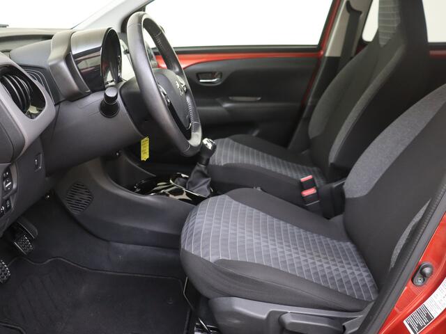Peugeot 108 1.0 e-VTi Allure | Carplay | Camera | Climate Control |