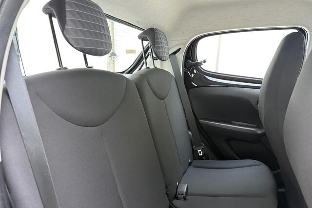Peugeot 108 1.0 e-VTi Allure | Apple carplay/Android auto | Navigatie via APP. | Airco | Lichtmetalen velgen 15'' |