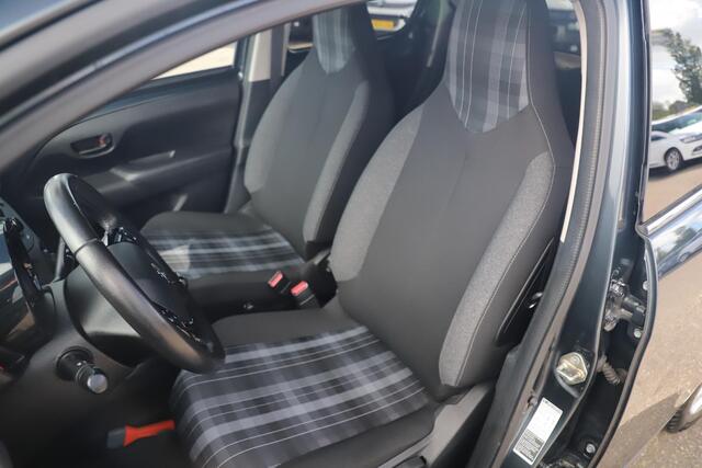Peugeot 108 1.0 e-VTi Active Airco Radio Bluetooth Donkere Ramen Elektrische Ramen