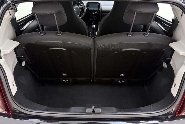 Peugeot 108 1.0 e-VTi Allure | Apple carplay/Android auto | Navigatie via APP. | Airco | All season banden | Lichtmetalen velgen 15'' | Stuurwiel multifunctioneel |