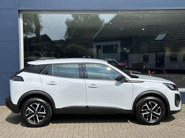 Peugeot 2008 1.2 Turbo 100 PK Active | Demo Auto van 2024 | Nieuwste Model | Stoelverwarming | Navigatie via Telefoon | Apple Carplay - Android Auto Draadloos | LED Verlichting | Multifunctioneel Stuurwiel | Parkeersensoren | Climate Control | Cruise Control |