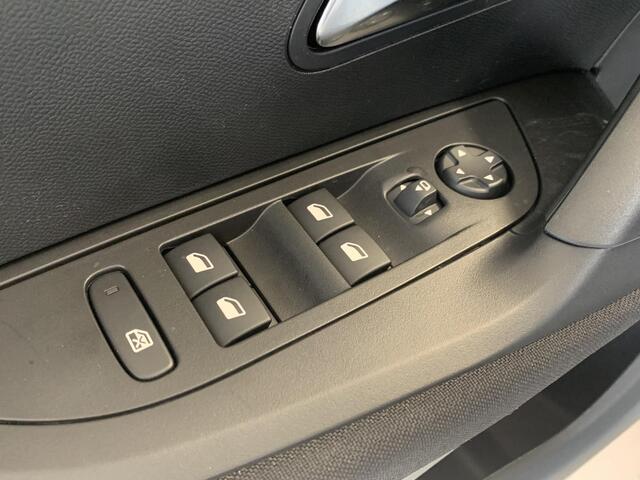 Peugeot 2008 1.2 PureTech 100pk Active