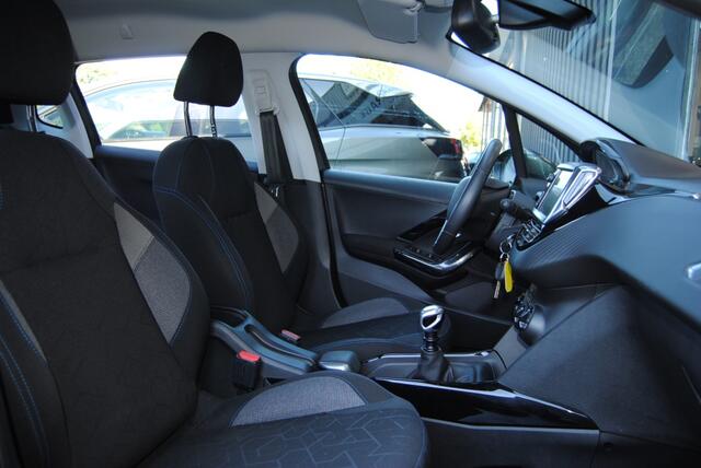 Peugeot 2008 1.2 PureT. Signature || 6 maanden garantie