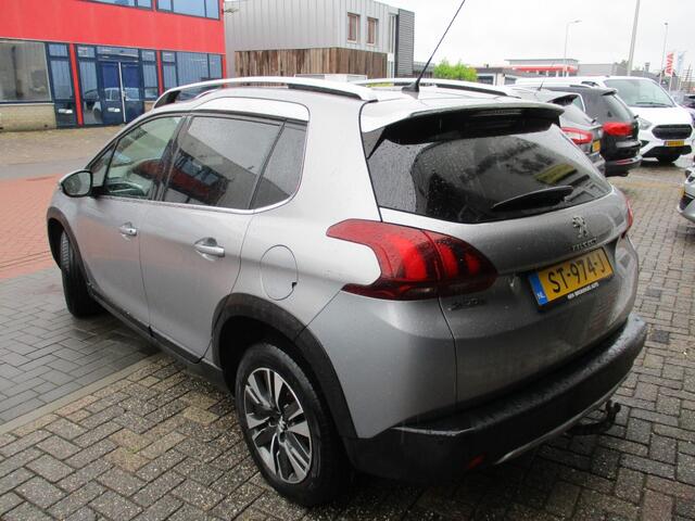 Peugeot 2008 1.2 PureTech Allure Pano Trekhaak