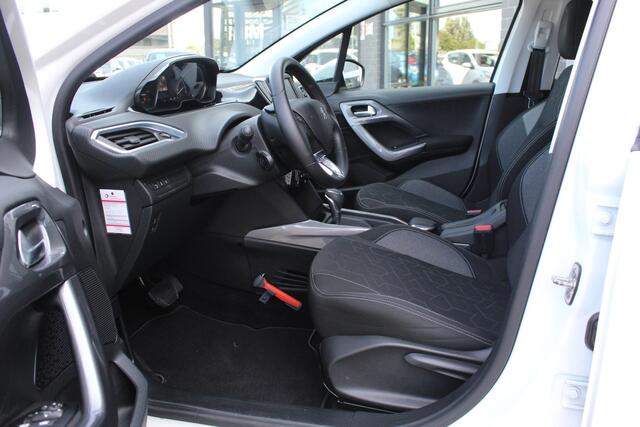 Peugeot 2008 1.2 PureTech Active / Automaat / Carplay / Cruise / N.A.P.