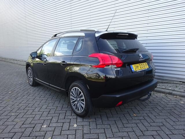 Peugeot 2008 1.2 PureTech Active Panoramadak / Trekhaak / Navigatie