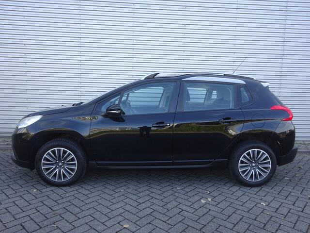 Peugeot 2008 1.2 PureTech Active Panoramadak / Trekhaak / Navigatie