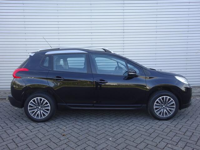 Peugeot 2008 1.2 PureTech Active Panoramadak / Trekhaak / Navigatie