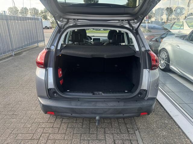 Peugeot 2008 1.2 PureTech Blue Lion | 2e eigenaar | NAP | Panoramadak | Carplay | Airco | Cruise control | Trekhaak | Navigatie |