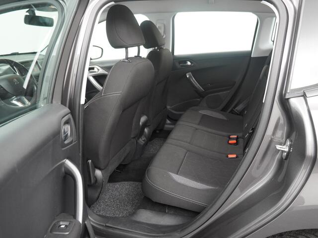 Peugeot 2008 1.2 PureTech Allure | Airco | Trekhaak | Cruise Control |