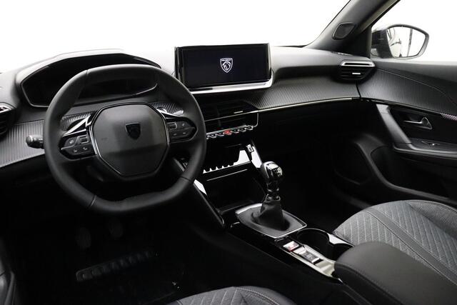 Peugeot 2008 1.2 PureTech 100 Allure | Nieuwe Voorraad | Navigatie | Achteruit Rijcamera | Start/Stop Knop | parkeersensoren Voor/Achter | DAB+ |