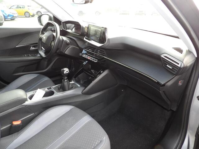 Peugeot 2008 1.2 PureTech Allure Airco Camera Carplay