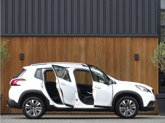 Peugeot 2008 1.2 110PK / PureTech Allure /