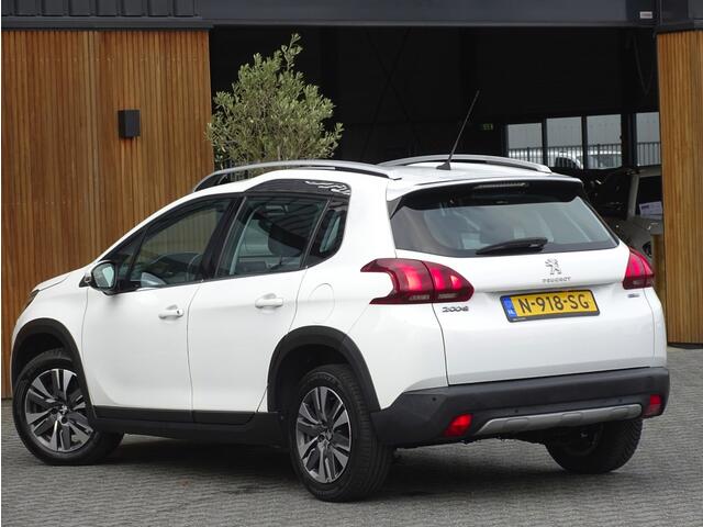 Peugeot 2008 1.2 110PK / PureTech Allure /