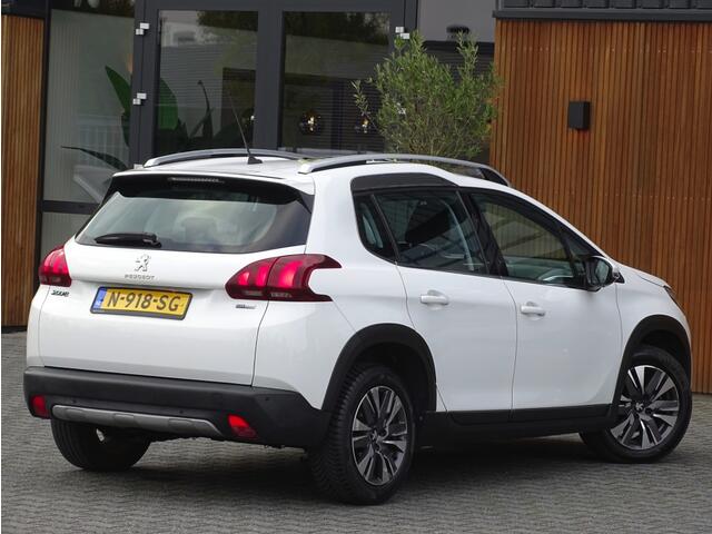 Peugeot 2008 1.2 110PK / PureTech Allure /