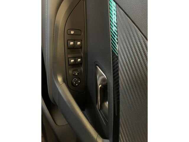 Peugeot 2008 1.2 PureTech Allure Pack 100PK NAVIGATIE-PARKEERSENSOREN-CLIMATE CONTROL