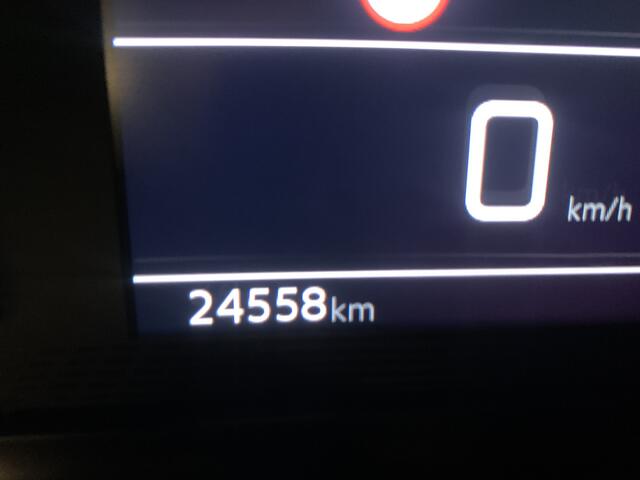 Peugeot 2008 1.2 PureTech Allure Pack 100PK NAVIGATIE-PARKEERSENSOREN-CLIMATE CONTROL