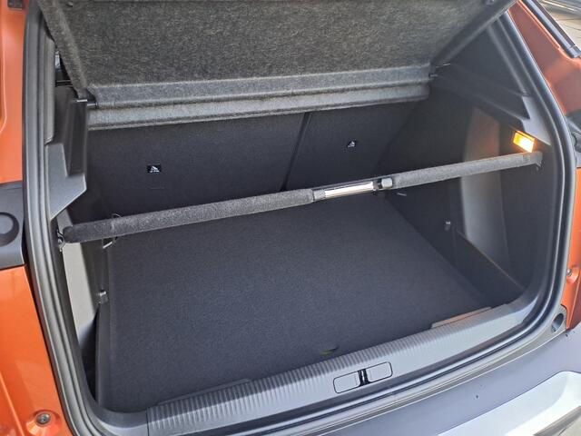 Peugeot 2008 1.2 PureTech Allure Pack Automaat | PArkeersensoren | Lane Assist | Lichtmetalen wielen