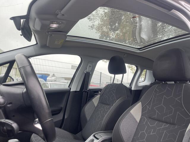 Peugeot 2008 1.2 PureTech Blue Lion | Panoramadak | Full Options | Trekhaak