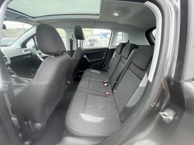 Peugeot 2008 1.2 PureTech Blue Lion | Panoramadak | Full Options | Trekhaak
