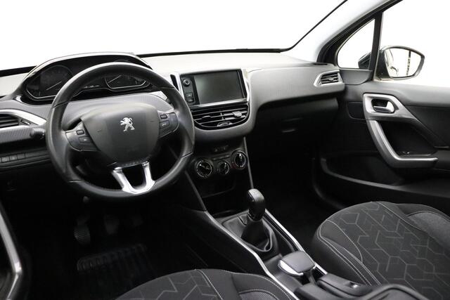Peugeot 2008 1.2 PureTech Blue Lion | Panorama Dak | Trekhaak | Navigatie | Airco | Cruise Control | Parkeersensoren |