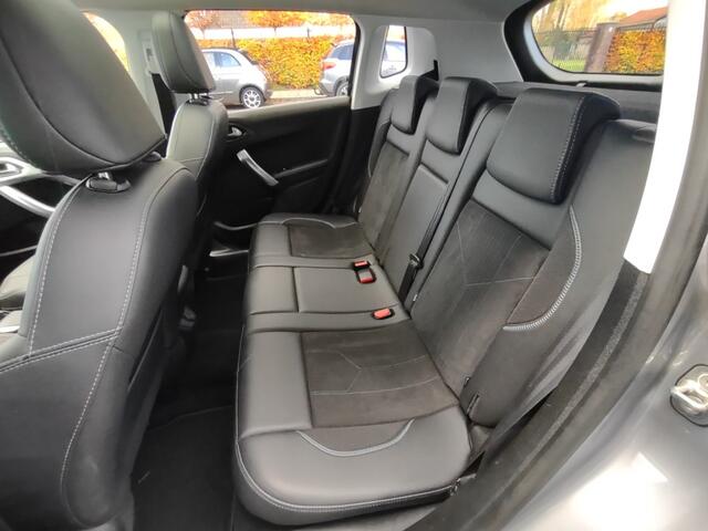 Peugeot 2008 ALLURE CROSSWAY 1.2 PURE-TECH AUTOMAAT LEDER