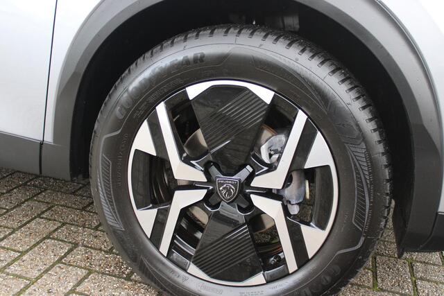 Peugeot 2008 1.2 100PK ALLURE NAVIGATIE | APPLE CARPLAY/ANDROID AUTO | DAB RADIO | LED | PARKEERSENSOREN | ACHTERUIRIJCAMERA | DODEHOEKDETECTIE | CAMERA VOOR | ADAPTIVE CRUISECONTROL | 3D-COCKPIT | ZWARTE DAKRAILS | 17" LICHTMETAAL |
