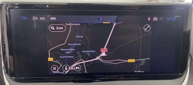 Peugeot 2008 1.2 PureTech 100 Allure Camera V+A / Navigatie / 4 Season banden