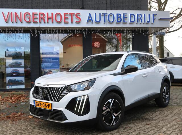 Peugeot 2008 130 Pk benzine * AUTOMAAT * EAT8 * Super Luxe en Sportieve Allure uitvoering * Draadloos Google Maps Navigatie & Spotify via eigen telefoon * Keyless Entry & Start Button * Climate & Cruise Control * L.M. Velgen * Achteruitrij Camera * Vingerhoets; Vierde