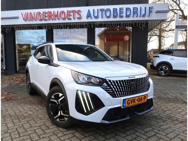 Peugeot 2008 130 Pk benzine * AUTOMAAT * EAT8 * Super Luxe en Sportieve Allure uitvoering * Draadloos Google Maps Navigatie & Spotify via eigen telefoon * Keyless Entry & Start Button * Climate & Cruise Control * L.M. Velgen * Achteruitrij Camera * Vingerhoets; Vierde
