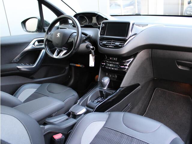 Peugeot 2008 1.2 PureTech Allure Automaat | Navi / Camera / Climate