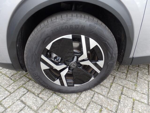 Peugeot 2008 1.2 Hyb 136 Allure