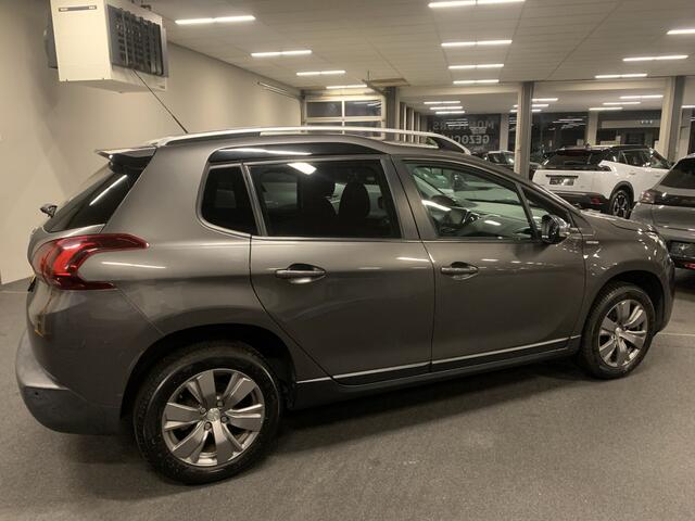 Peugeot 2008 1.2 PureTech Style NAVIGATIE-AIRCO-PARKEERSENSOREN-LICHT METALEN VELGEN