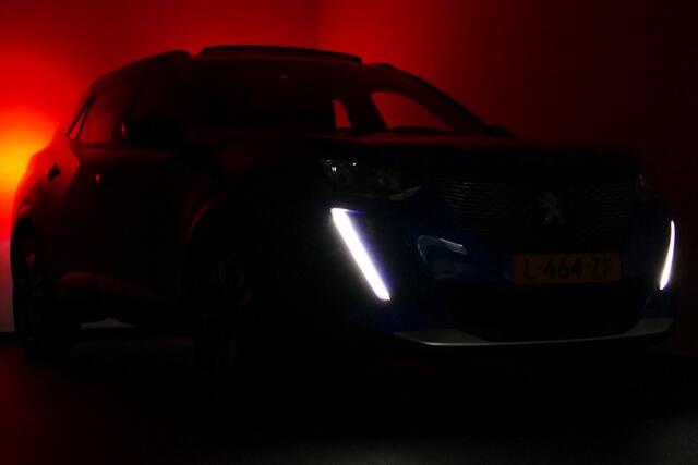 Peugeot 2008 1.2 130pk Allure. Panodak, Virt Cockpit, Led Koplampen, Stoelverw, Navi, Camera