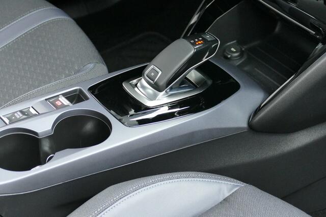 Peugeot 2008 1.2 130pk Allure. Panodak, Virt Cockpit, Led Koplampen, Stoelverw, Navi, Camera