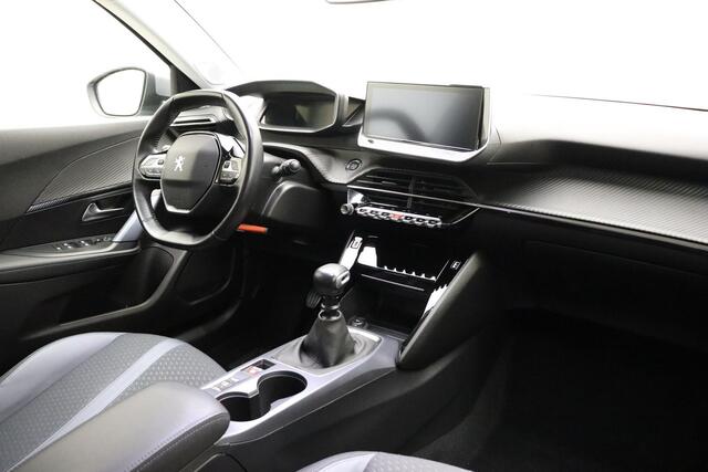 Peugeot 2008 1.2 PureTech Allure 130 PK | Handgeschakeld | Navigatie | Cruise Control | Camera | Start/stop | Cruise Control | 1e eigenaar | Dealer onderhouden