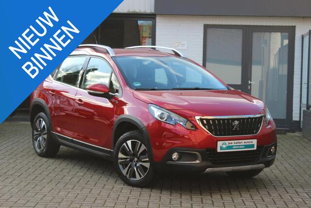 Peugeot 2008 1.2 PureTech Allure Navigatie, Camera, Trekhaak, lederen bekleding.