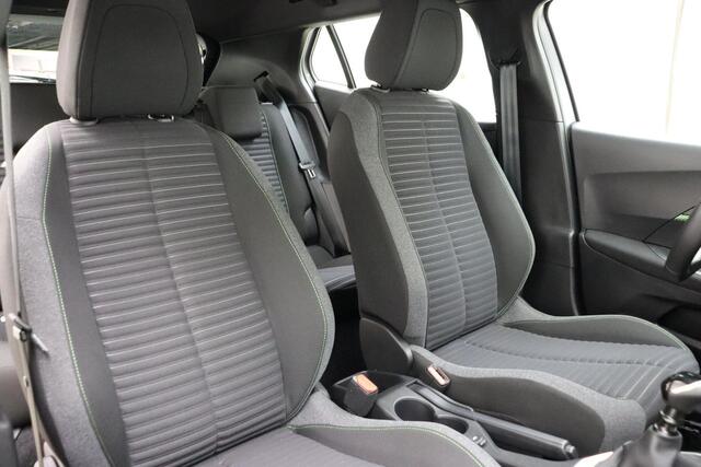 Peugeot 2008 1.2 PureTech 100 Active | Achteruitrijcamera | Parkeersensoren achter | Navigatie | Cruise control | Apple carplay / android auto | Regensensor