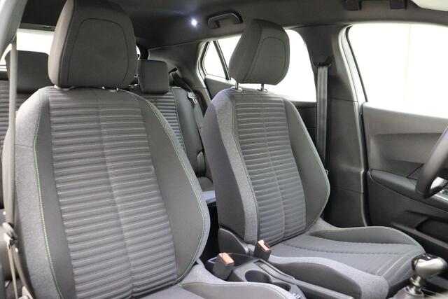 Peugeot 2008 1.2 PureTech 100 Active | Navigatie | Climate control | Camera | Cruise control | Hoge instap | LED Verlichting
