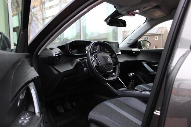 Peugeot 2008 1.2 PureTech Allure Pack Parkeersensoren en camera - Carplay - Stoelverwarming
