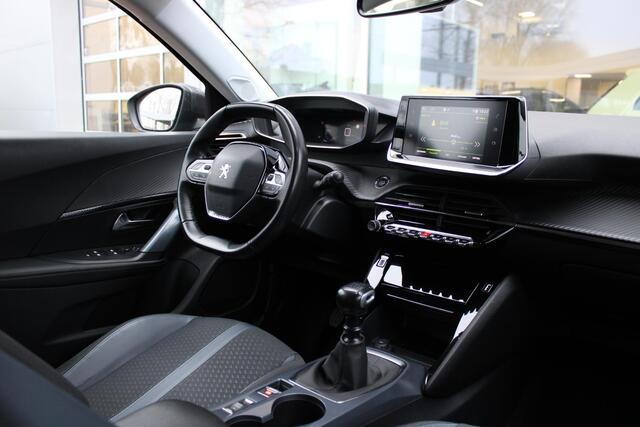 Peugeot 2008 1.2 PureTech Allure Pack Parkeersensoren en camera - Carplay - Stoelverwarming