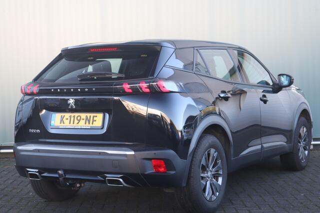 Peugeot 2008 BWJ 2021 1.2 131 PK PureTech Blue Lease Active AUTOMAAT / TREKHAAK / CAMERA / STOELVERW. / APPLE CAR. / ANDROID AUT. / CLIMA / NAVI / BLUETOOTH / CRUISE / PDC / ISOFIX / RIJSTROOKSENSOR / MULTIFUNCT. STUUR