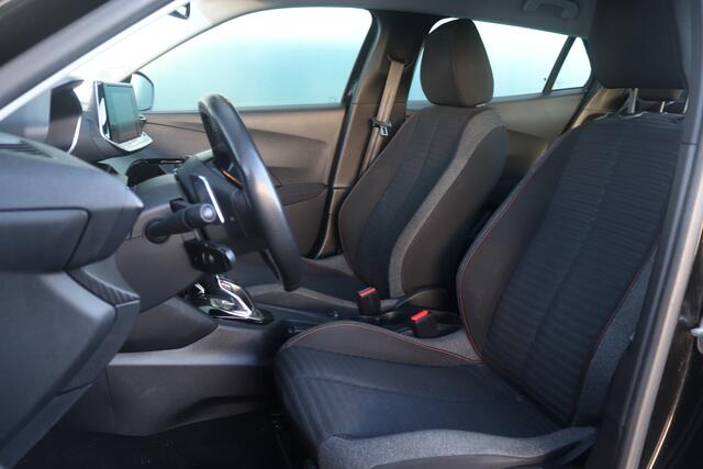 Peugeot 2008 BWJ 2021 1.2 131 PK PureTech Blue Lease Active AUTOMAAT / TREKHAAK / CAMERA / STOELVERW. / APPLE CAR. / ANDROID AUT. / CLIMA / NAVI / BLUETOOTH / CRUISE / PDC / ISOFIX / RIJSTROOKSENSOR / MULTIFUNCT. STUUR