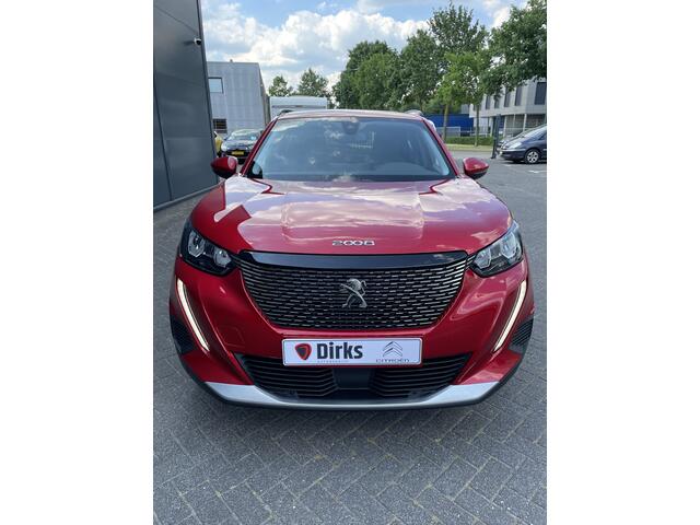 Peugeot 2008 130pk Allure Pack (Camera - Navigatie via APP - i-cockpit - Automatische Airco - Parkeersensoren V+A)