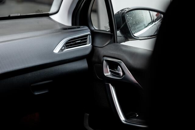 Peugeot 2008 1.2 PureTech Allure | Camera | Navi | Trekhaak |