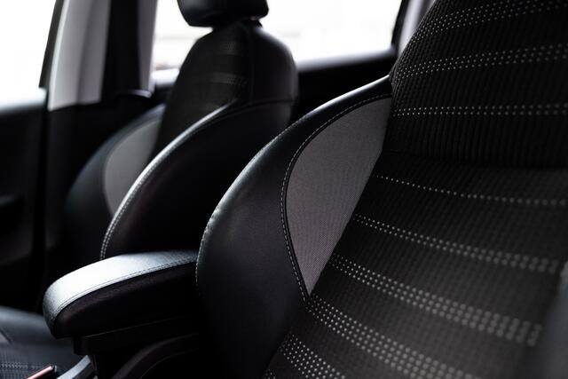Peugeot 2008 1.2 PureTech Allure | Camera | Navi | Trekhaak |