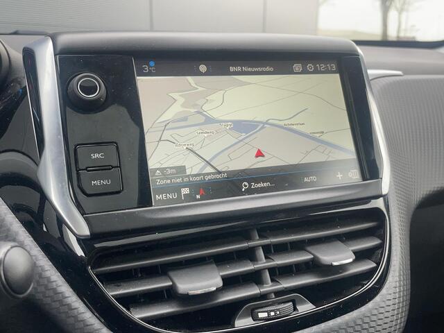 Peugeot 2008 1.2 PureTech Allure | Navi | Clima | Glazen dak