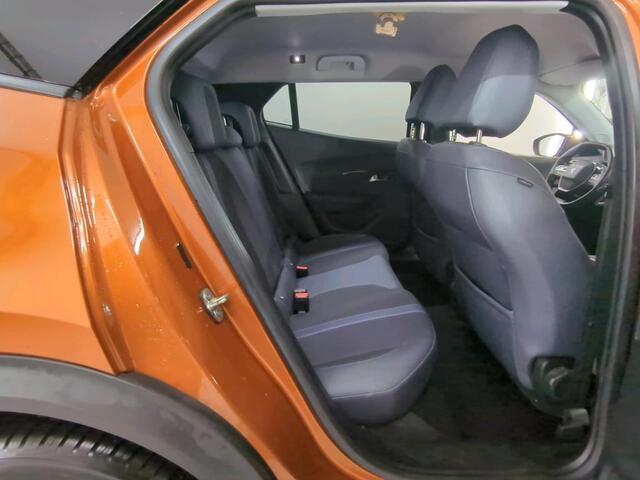 Peugeot 2008 1.2 PureTech Blue Lease Allure NL AUTO | TREKHAAK | CARPLAY | HALF LEDER | CRUISE |